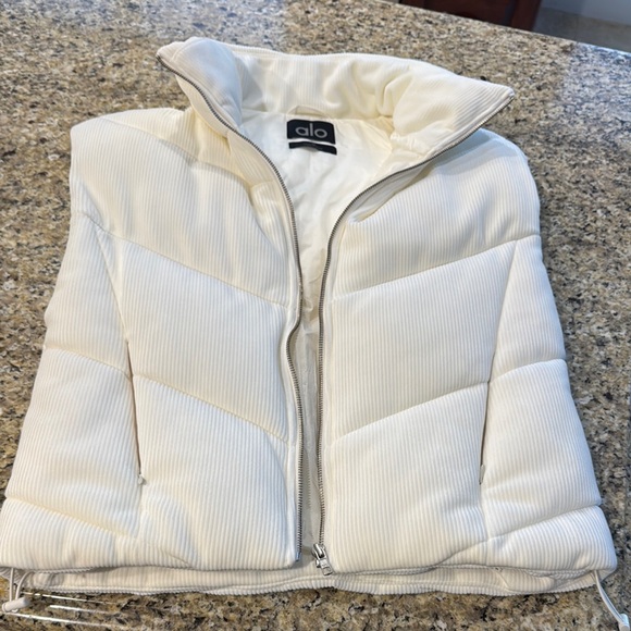 Alo Yoga Vest - Picture 1 of 4